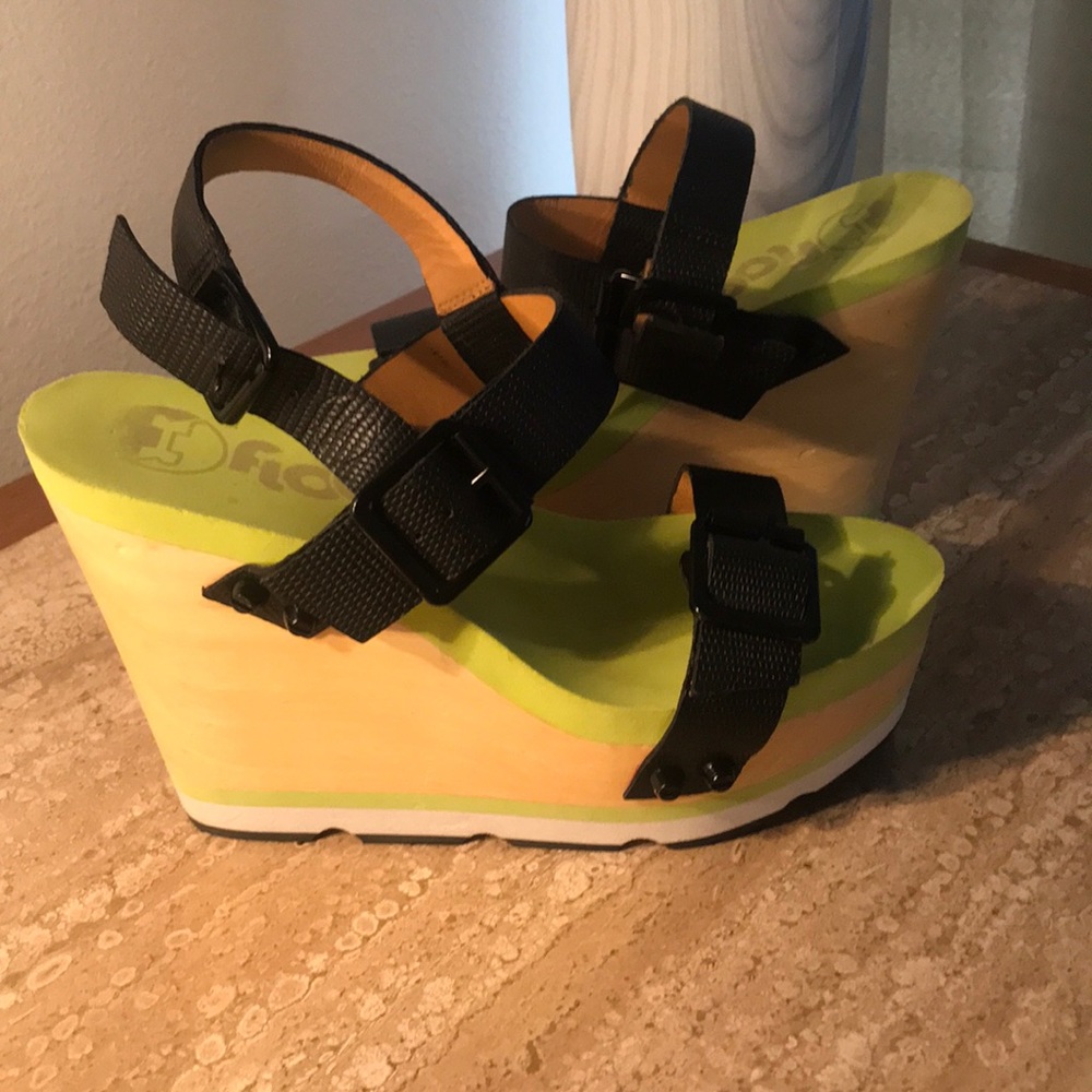 Platform sandles